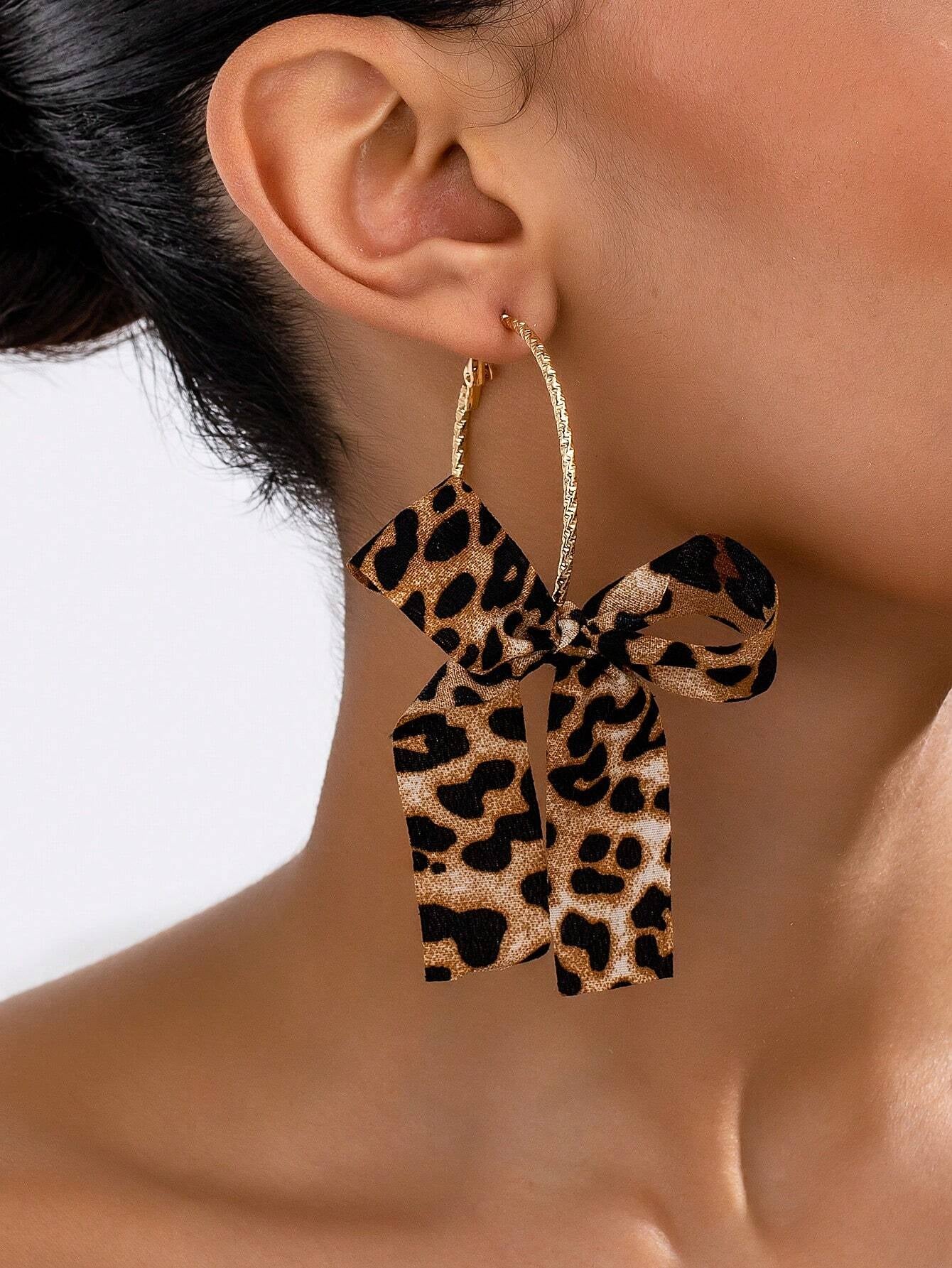 1 Pair Exaggerated Leopard Print Ribbon Bow Hoop Earrings, Suitable for Women to Wear in Banquet, Party and Wedding Valentines