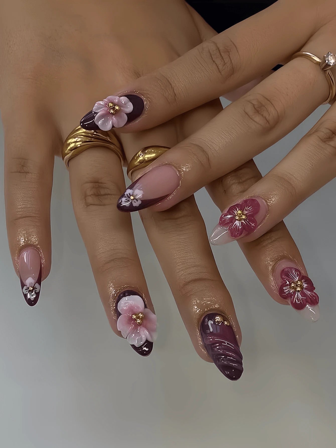 1 Set of 24Pcs Almond Shaped Press-On Nails with Minimalist Metallic 3D Design, Includes Jelly Gel and Files, Suitable for All Ladies to Make Fingers More Charming with Daily Outfits