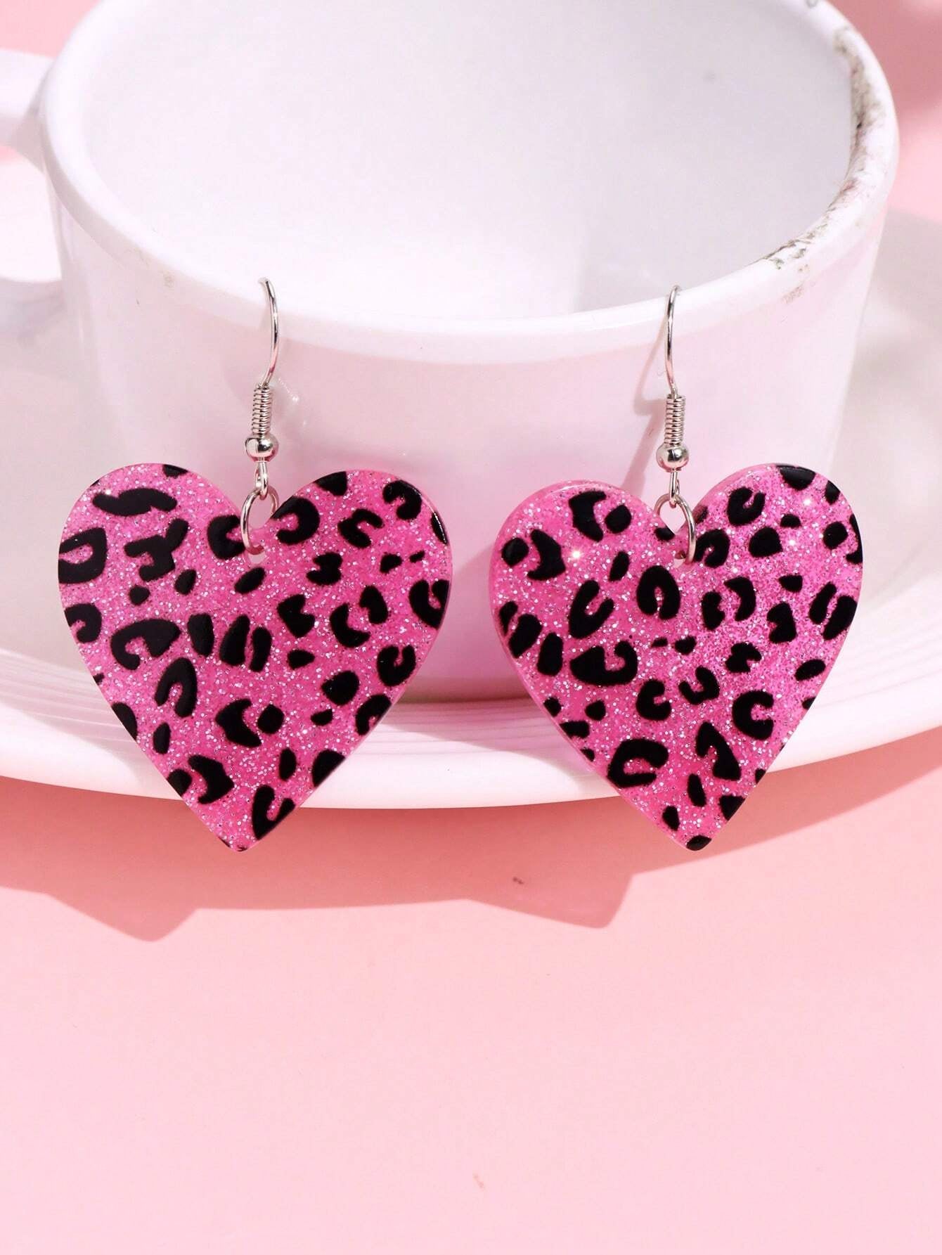 1Pair Cute & Fashionable Acrylic Sparkly Pink Leopard Print Heart Shaped Dangle Earrings for Women Valentines