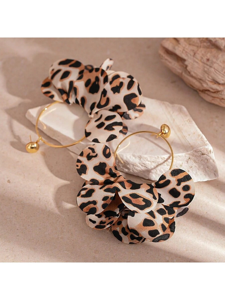 Andkiss 1Pair Camouflage Stripe Fabric Petal Earrings, Casual Daily Wear