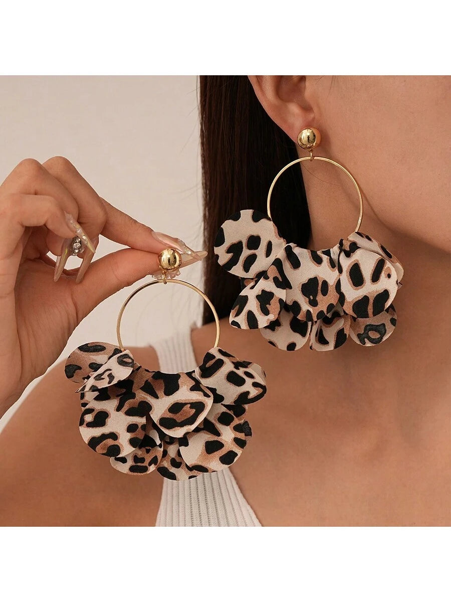 Andkiss 1Pair Camouflage Stripe Fabric Petal Earrings, Casual Daily Wear