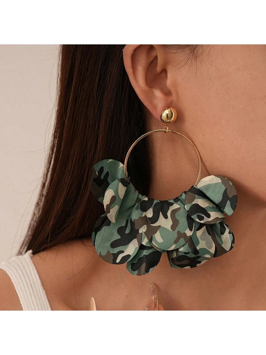 Andkiss 1Pair Camouflage Stripe Fabric Petal Earrings, Casual Daily Wear