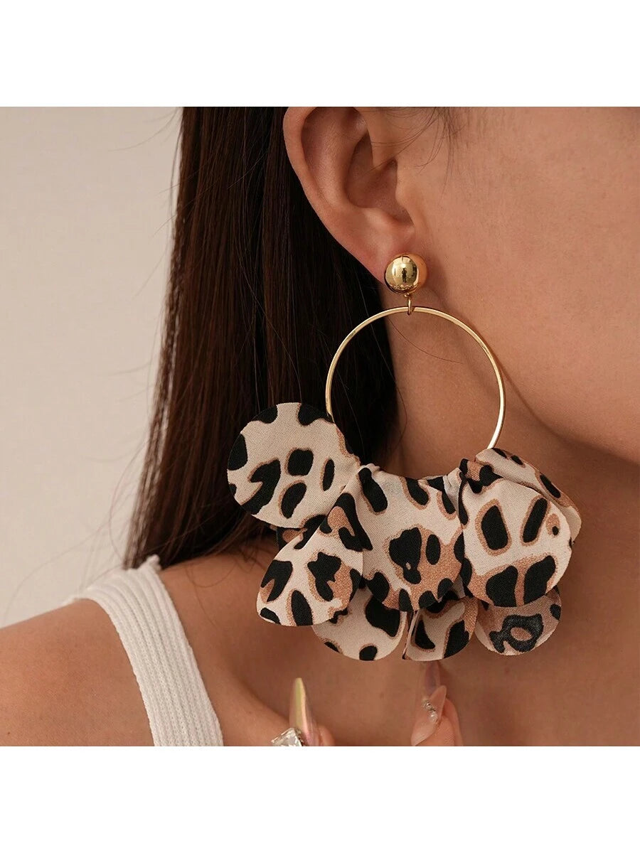 Andkiss 1Pair Camouflage Stripe Fabric Petal Earrings, Casual Daily Wear