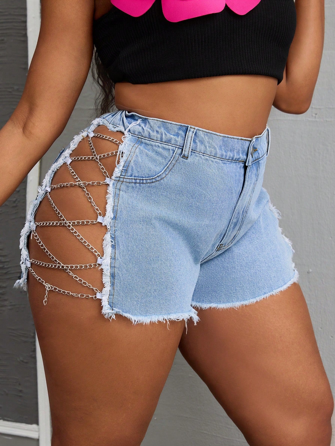 SXY plus Size Front Button Pockets Hollow Fringe Hem Casual Denim Shorts